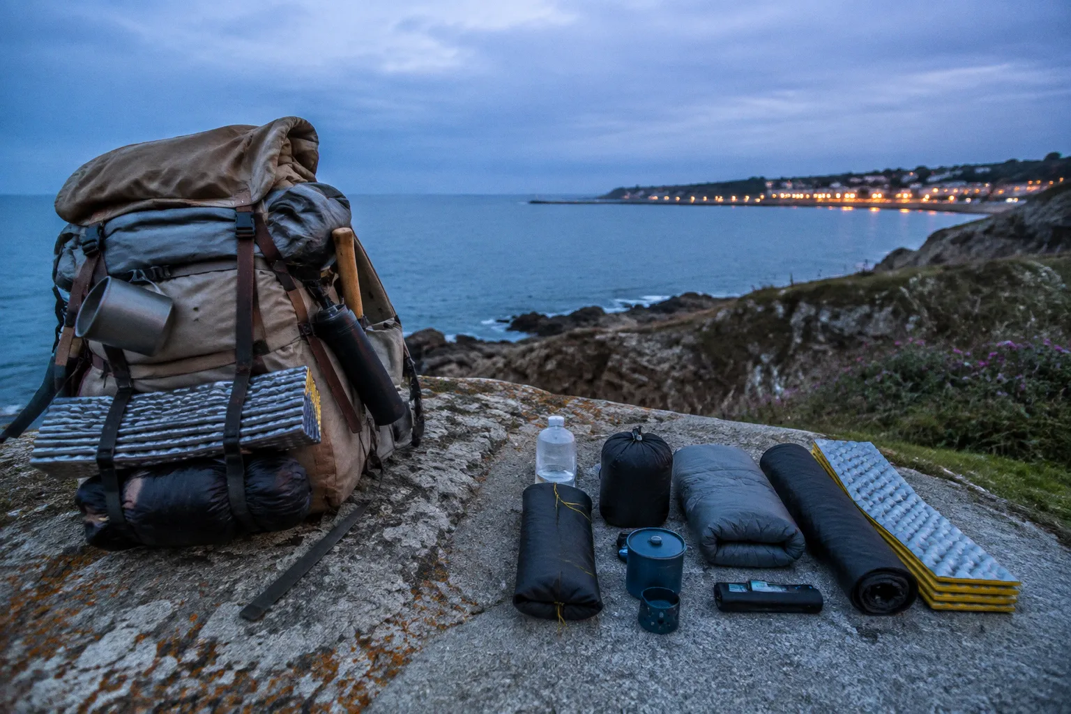 Allègement du sac de bivouac : l’avant-après sur le GR34